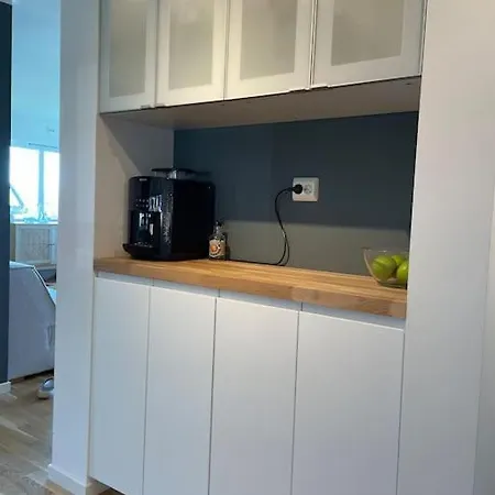 דירה Newly Renovated With A View *